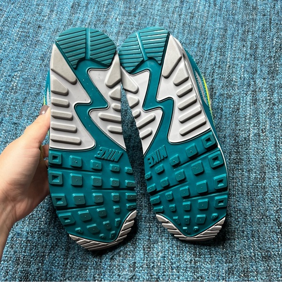 Nike Air Max 90 Sneakers in White Spruce Grey Fog Hot Lime - Picture 8 of 9